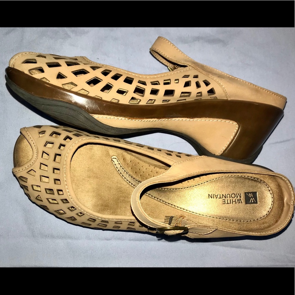 NWOT White Mountain 10 Casual Sandal